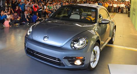 VW Beetle Production Ends As Final Car Is Built In Mexico | Carscoops