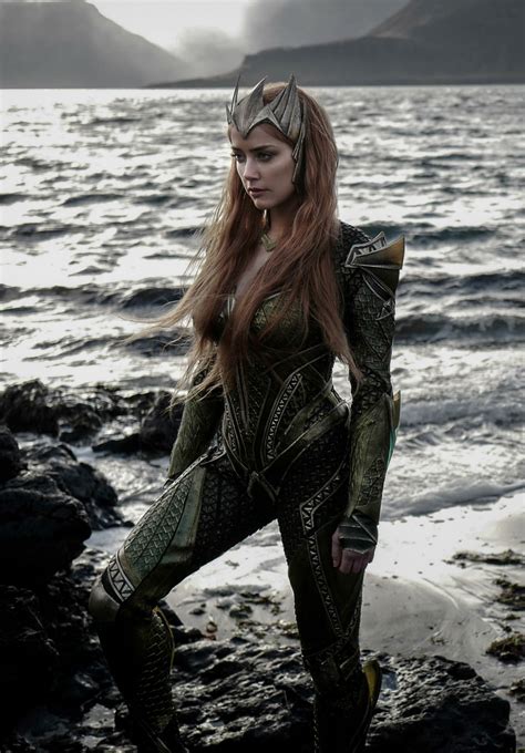 New Aquaman Photo Offers a Look at Amber Heard as Mera