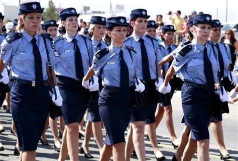 Turkey permits female police officers to wear headscarves - Türkiye News