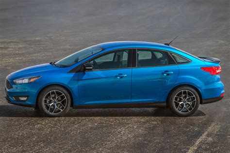 2015 Ford Focus VINs, Configurations, MSRP & Specs - AutoDetective