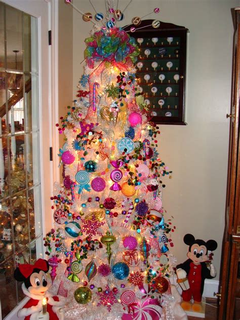 45 Amazing Disney Christmas Tree Decorations Ideas - Decoration Love