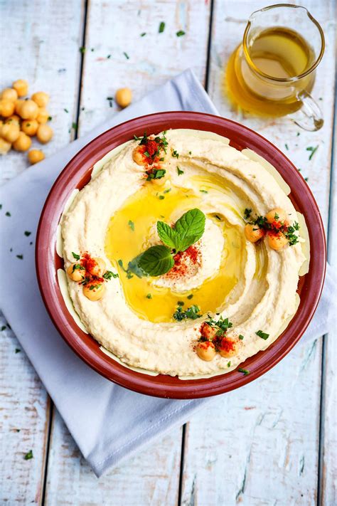 Hummus: This easy recipe 15 minutes to make!