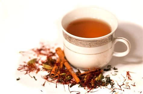 Saffron Tea Recipe: Get Your Metabolism Pumped With This!