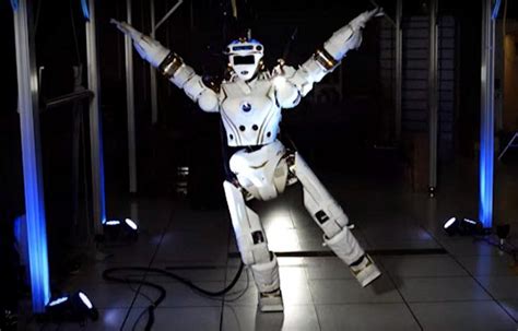 Nasa releases video of R5 Valkyrie humanoid robot dancing to techno ...