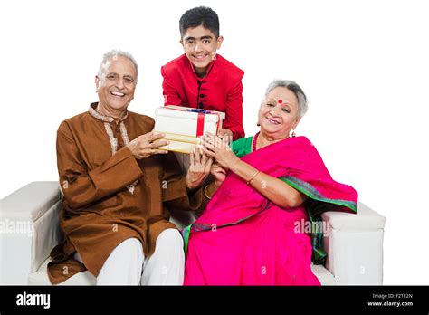 Grand parents india hi-res stock photography and images - Alamy