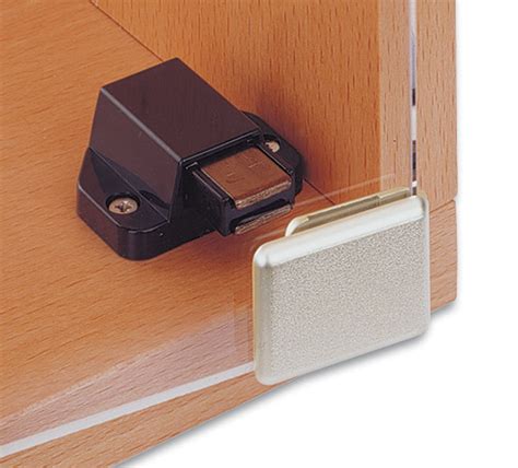 Pushbutton Magnetic Latch for Glass Door Handle | Glass Door Hinges ...