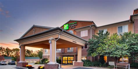 Holiday Inn Express & Suites Lancaster-Lititz Hotel by IHG