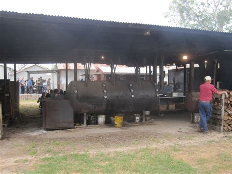 Man Up: Tales of Texas BBQ™: Around the pit at Snow's BBQ (Lexington, TX)