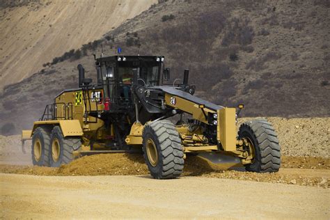 New circle for Cat 24 and 24M motor graders increases performance - Canadian Mining Journal