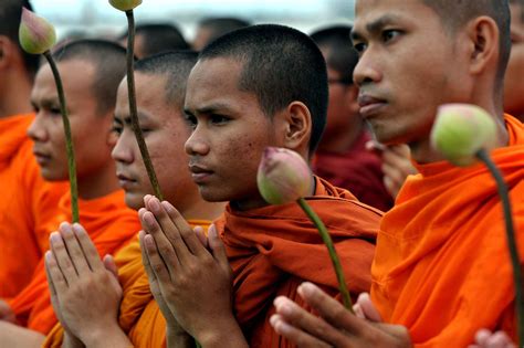 Buddhist Monks Wallpapers High Quality | Download Free