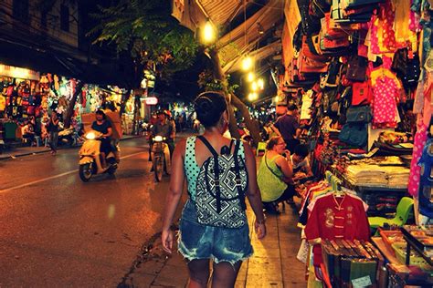 Hanoi Weekend Night Market | A Must-Visit for Tourists (Hours, Map)