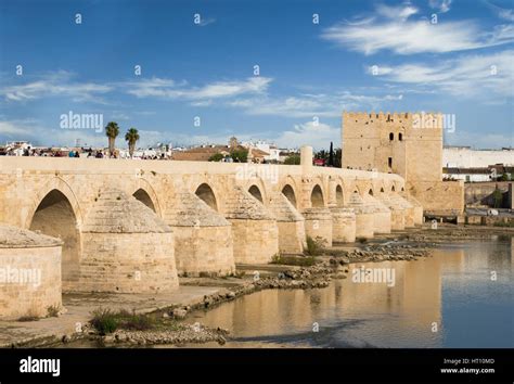 roman bridge in cordoba Stock Photo - Alamy