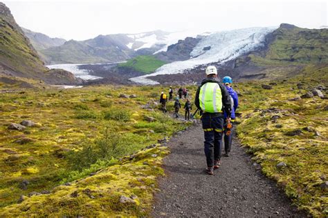 Best Iceland Glacier Hikes: Helpful Tips, Photos & Tour Options – Earth Trekkers