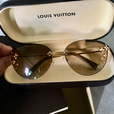 Original Louis Vuitton Aviator Sunglasses Women(Almost B’new), Luxury, Sneakers & Footwear on ...