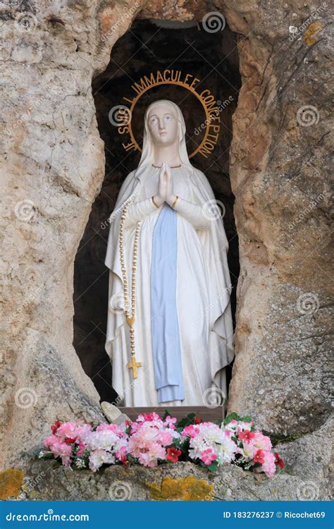 Statue of the Virgin Mary, Mother of Jesus Stock Image - Image of beautiful, religion: 183276237