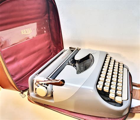 1961 Vintage Royalite Working Portable Typewriter with | Etsy | Portable typewriter, Typewriter ...