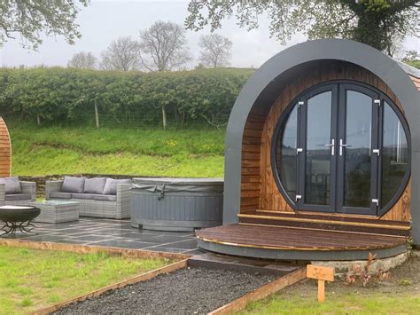 Irfon - Luxury timber pod with hot tub 2 at Great House Farm Luxury Pods - Cool Camping (27101)