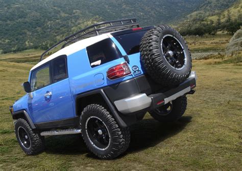 Blue FJ Cruiser - Off-Road Rear View | Toyota FJ Cruiser Accessories