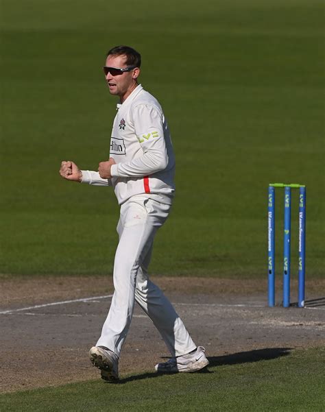 Tom Hartley helped clean up the visitors cheaply | ESPNcricinfo.com