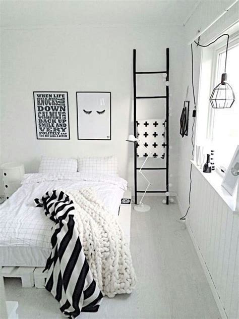 minimalist-black-and-white-bedroom-ideas | HomeMydesign