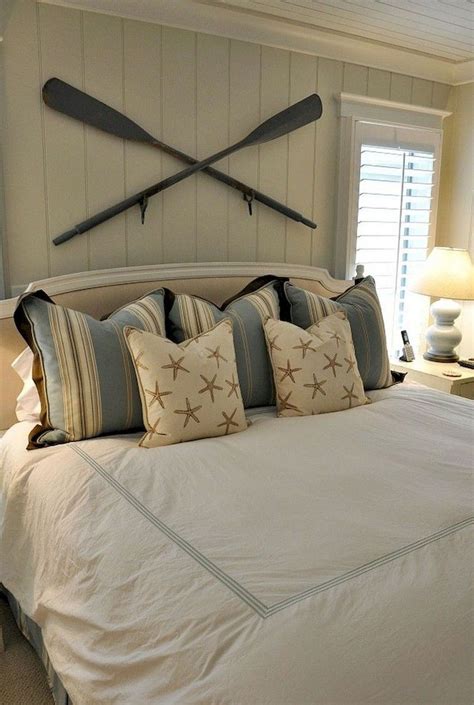 30 The Best Lake House Bedroom Design And Decor Ideas - HOMYHOMEE