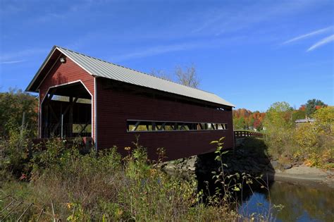 The Pont Rouge covered bridge in Coaticook, Québec | Flickr