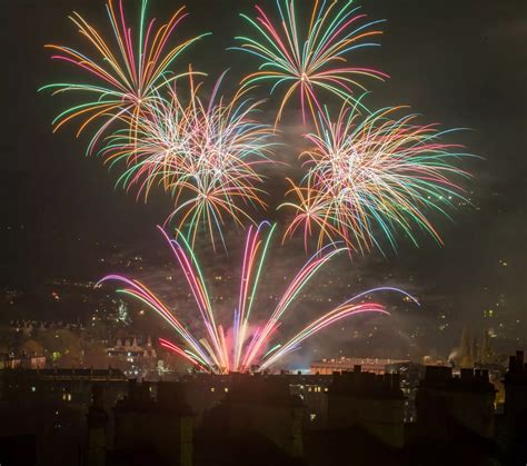 Photos show spectacular fireworks display light up Bath's skyline - Somerset Live