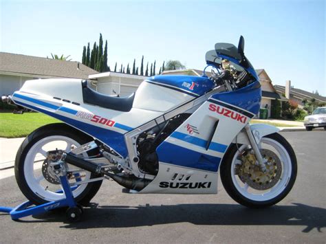 Suzuki Suzuki RG 500 Gamma - Moto.ZombDrive.COM