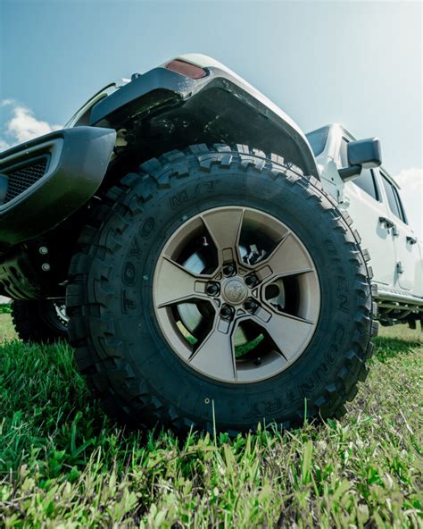 DF02 DEFIANT® JEEP GLADIATOR DF02 17X9 TOYO TIRES 35X12.5X17 - Defiant ...