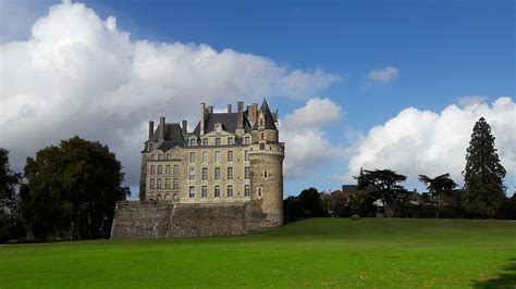 France's Top 5 Haunted Castles