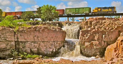 15 Best Things to Do in Sioux Falls - Scenic States