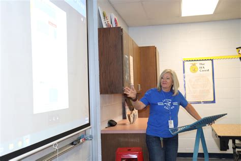 High School Welcomes New Teachers – Eagle Eye News