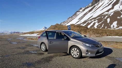 iceland rental car - Follow Me Away