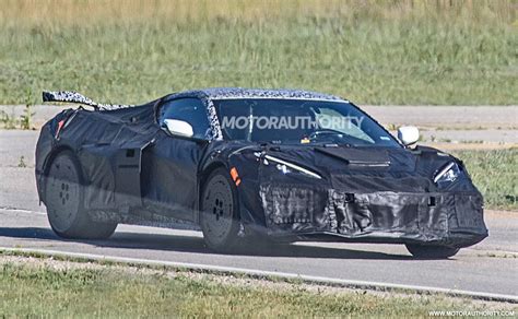 2022 Chevrolet Corvette Z06 spy shots and video