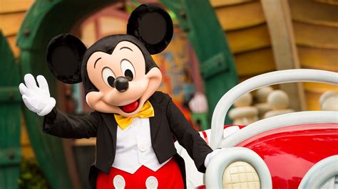 Mickey's House and Meet Mickey | Rides & Attractions | Disneyland Park | Disneyland Resort
