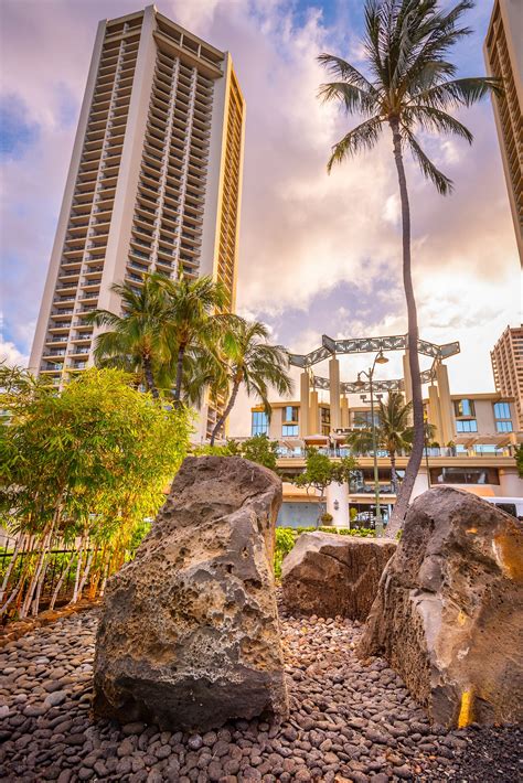 Guest Photos + Reviews | Hyatt Regency Waikiki Beach Resort