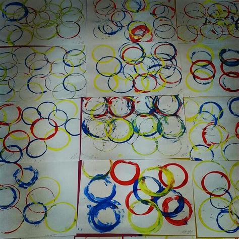 Repetition in art using primary colors, grade 1 | Primary school art, Art lessons, Repetition art