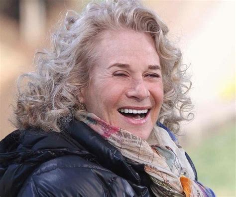 Carole King Biography - Facts, Childhood, Family Life of Singer-songwriter