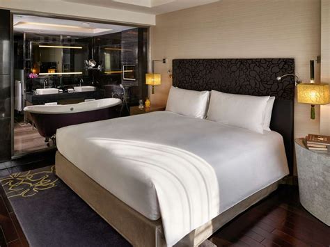 Luxury hotel Ho Chi Minh City – Sofitel Saigon Plaza