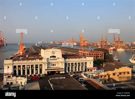 Colombo port hi-res stock photography and images - Alamy