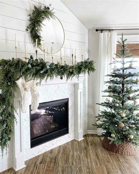 50 Christmas Fireplace Mantel Decoration Ideas