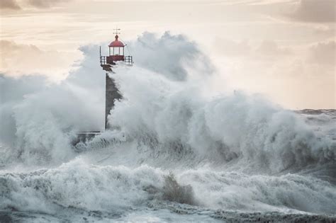 Lighthouse Storm Wallpapers - Top Free Lighthouse Storm Backgrounds - WallpaperAccess