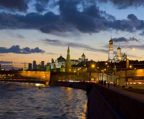 Moscow, Kremlin at night stock photo. Image of cloud - 33788342