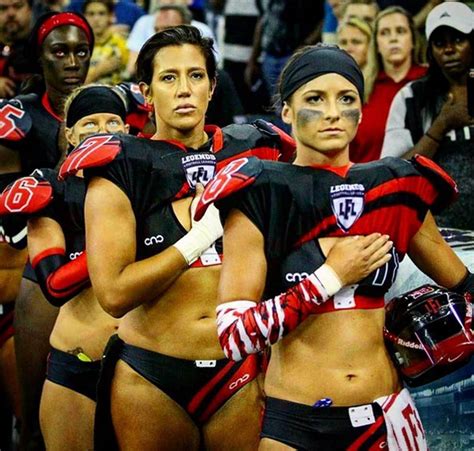 LFL: El fútbol americano en lencería respeta el himno y no hinca la rodilla | Marca.com