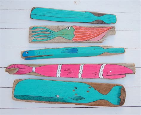 PAINTED DRIFTWOOD in 2022 | Painted driftwood, Driftwood projects ...