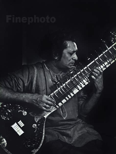 Pandit Ravi Shankar Playing Sitar - 1968 - Old Indian Photos