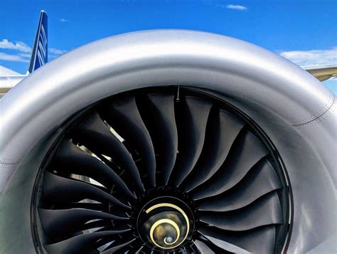 After 787 Dreamliner Woes, Rolls Royce Faces A350 XWB Engine Issues... | God Save The Points