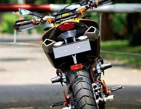 Modified-KTM-Duke-200-390-pics (19) - Thrust Zone