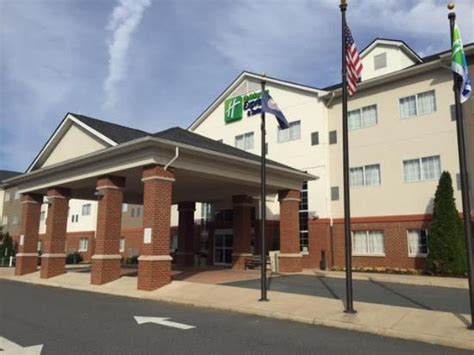 Holiday Inn Express & Suites Charlottesville - Ruckersville - UPDATED 2020 Prices, Reviews ...