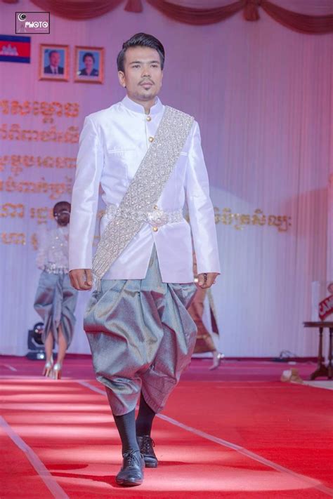 🇰🇭 Cambodia handsome man in traditional wedding dress 🇰🇭 Amazing ...